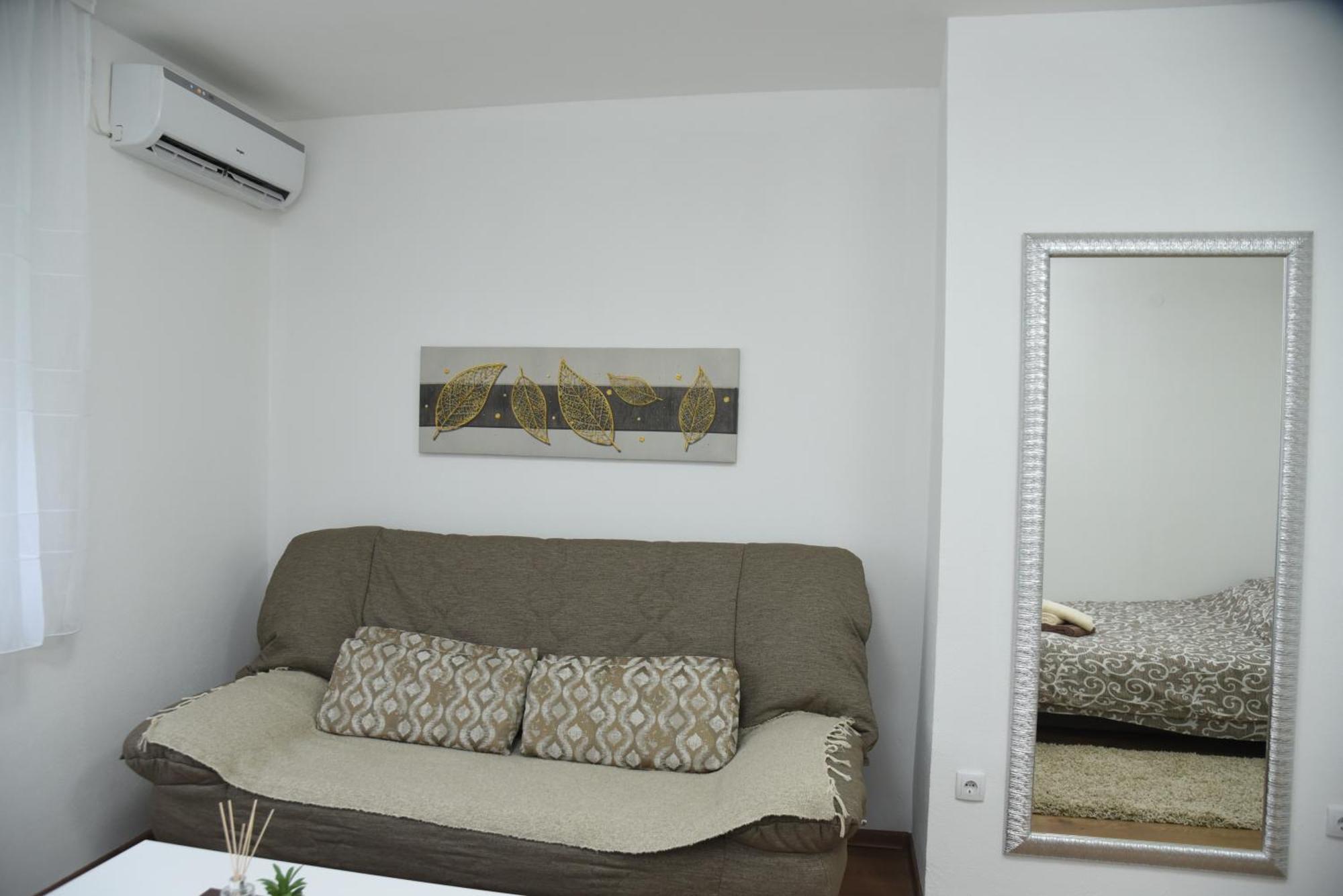 Apartmani Sofronic Loznica 1 Εξωτερικό φωτογραφία